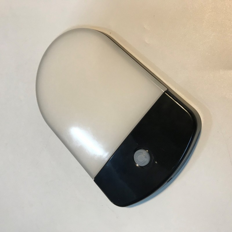 Как да изберете най-добрите светлини за каравана за вашия автомобил?