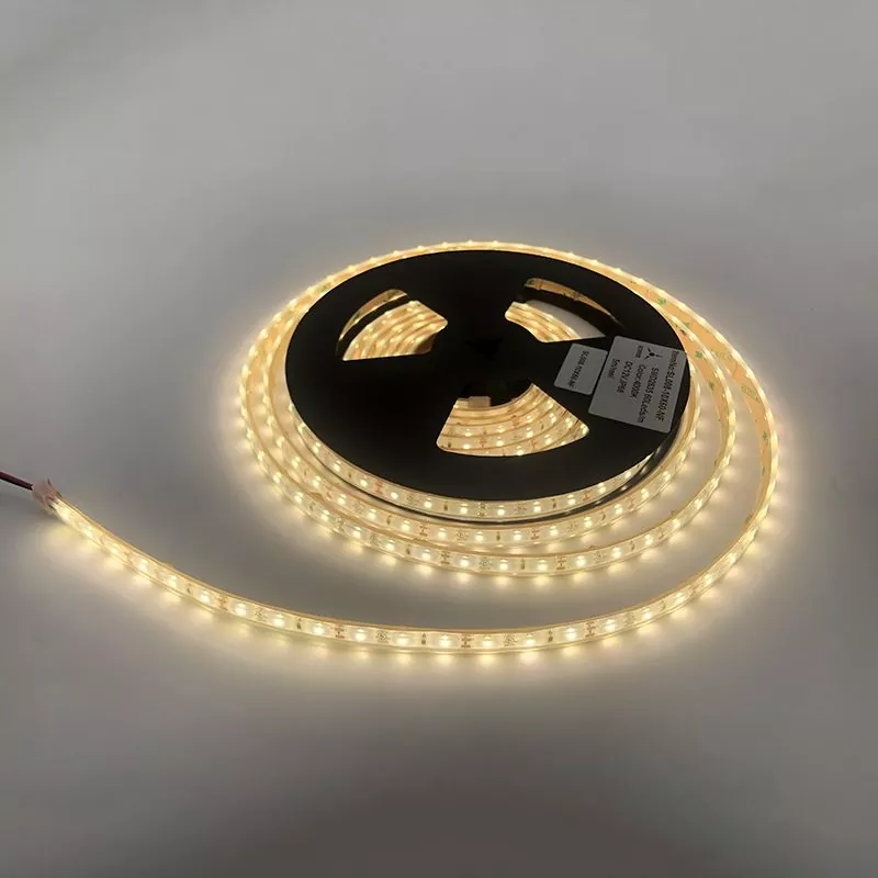 Лампа с LED гъвкави ленти за кемпер
