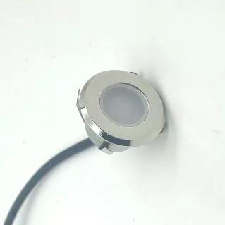 Водоустойчиви LED светлини в кабината на морската лодка